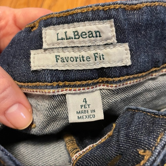 LL Bean Favorite Fit Jeans - Picture 6 of 7